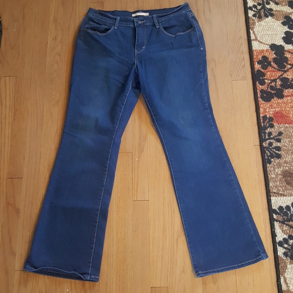 Levi's 515 Bootcut Size 8, Short, Jeans